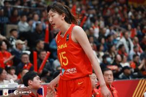 绝对的高度优势！中国女篮篮板44-20领先日本女篮 前场板16-5